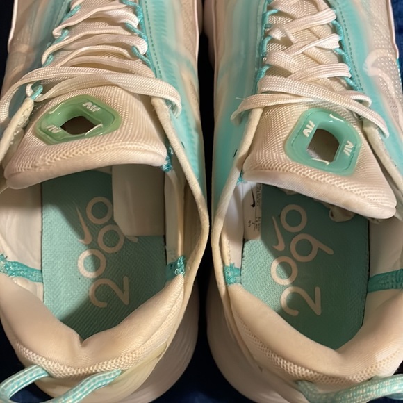 Nike Women's Air Max 2090 Sail/Aurora-Summit White-Black - Picture 11 of 13